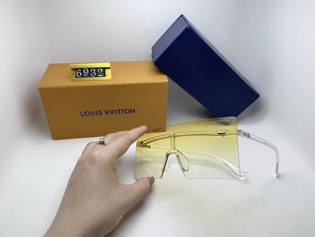 Louis Vuitton Sunglasses AAA+ ID:20220503-106